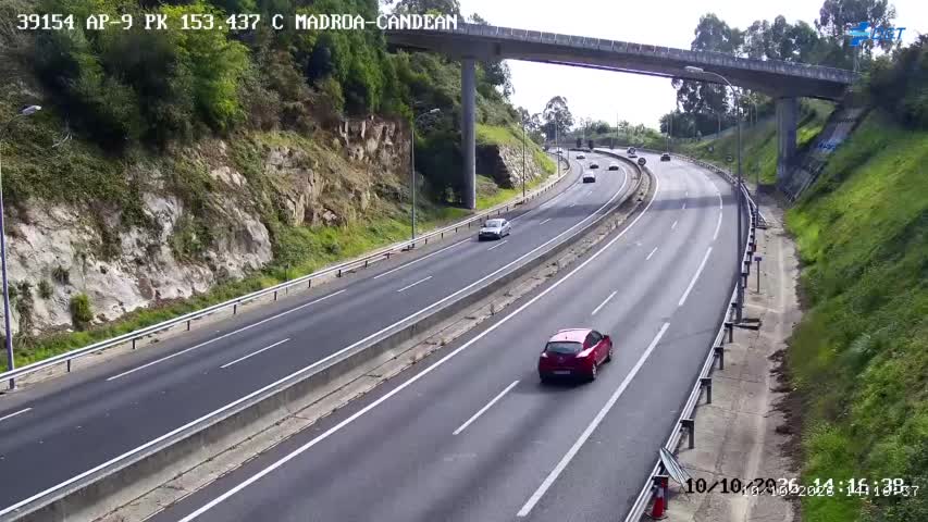 Cámara de tráfico en la AP-9, km 153.44