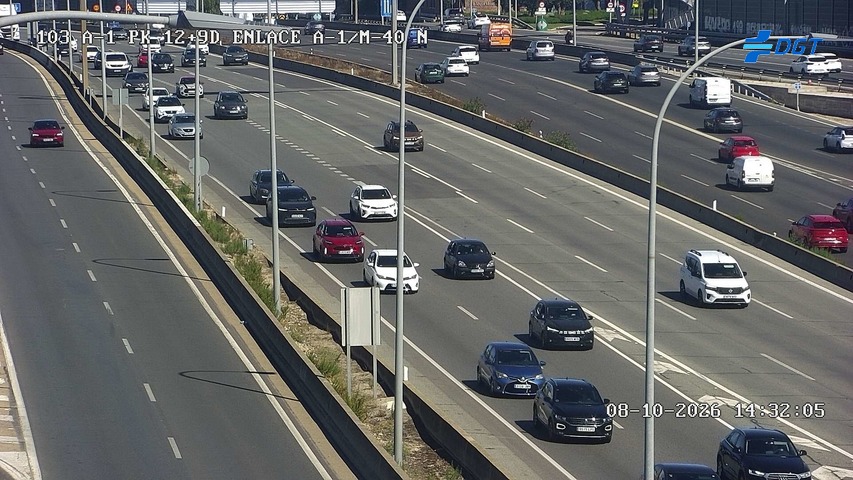 Cámara de tráfico en la A-1, km 12.9, provincia de Madrid